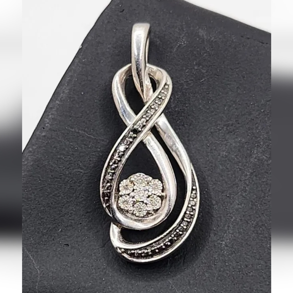 925 Sterling Silver Black And White  Genuine Diamond Infinity Pendant
